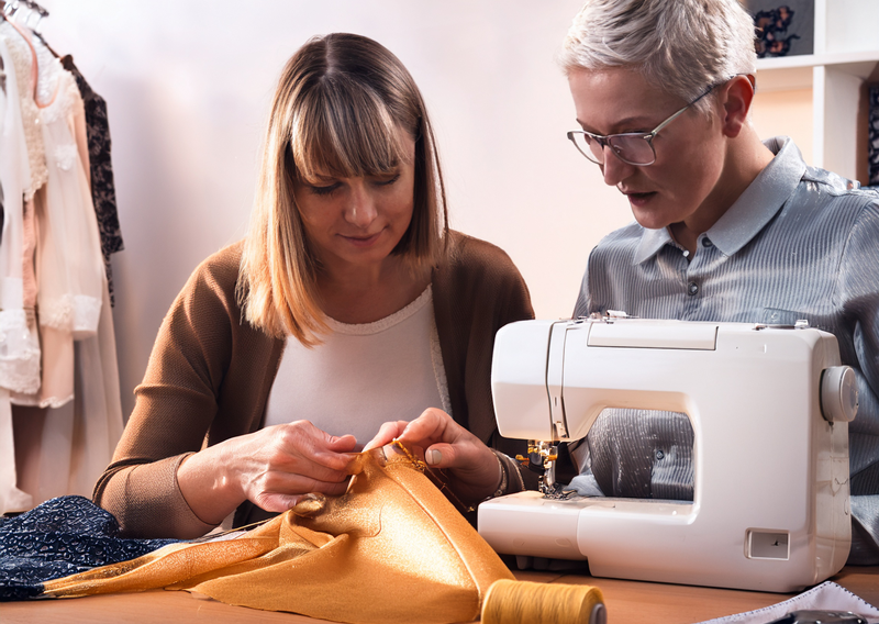 Hand Sewing vs Machine Sewing: When to Use Each